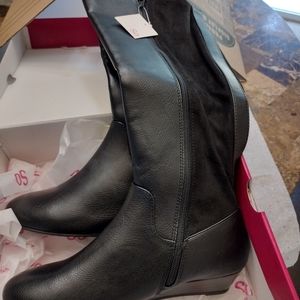 New So Ladies Black Boots size 8 wide Albacore